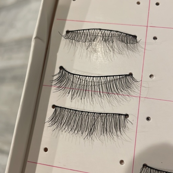 3 Pairs Mid-Long Natural Look Black False Glue On - Picture 2 of 7